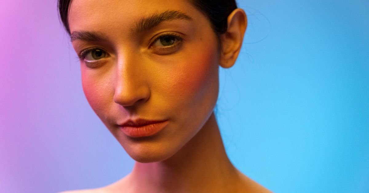 Rosto feminino com pele cuidada — tratamento de melasma em Patos de Minas e Varjão de Minas